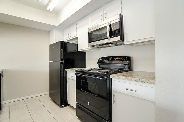 2818 S Bartell Drive 312, Houston, TX 77054