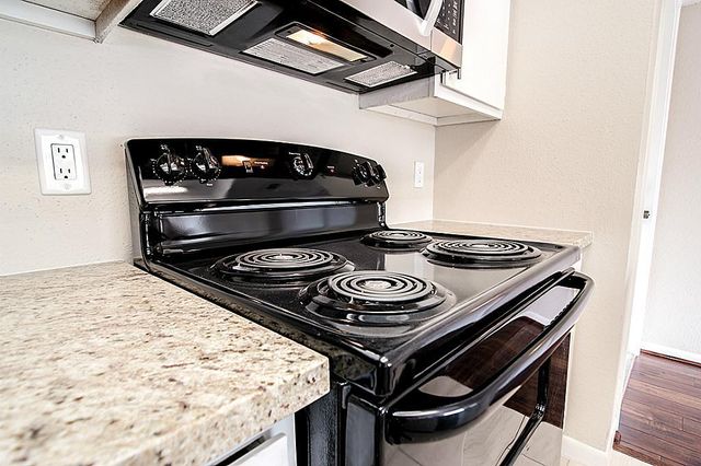 2818 S Bartell Drive 312, Houston, TX 77054