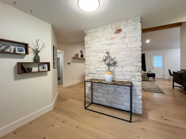 1701 Woodwind LN, Austin, TX 78758