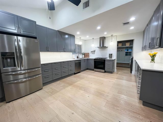 1701 Woodwind LN, Austin, TX 78758