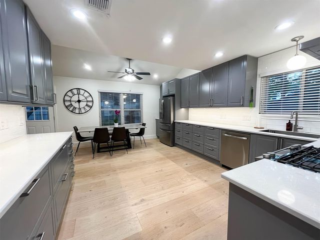 1701 Woodwind LN, Austin, TX 78758