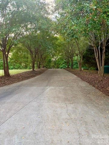 4632 Lynwood Road, Sherrills Ford, NC 28673