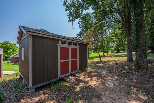8008 Forest Lane, Oklahoma City, OK 73150
