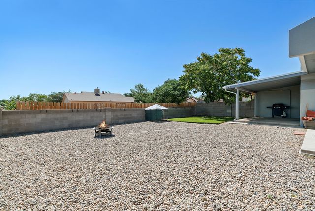 681 Stallion Road SE, Rio Rancho, NM 87124