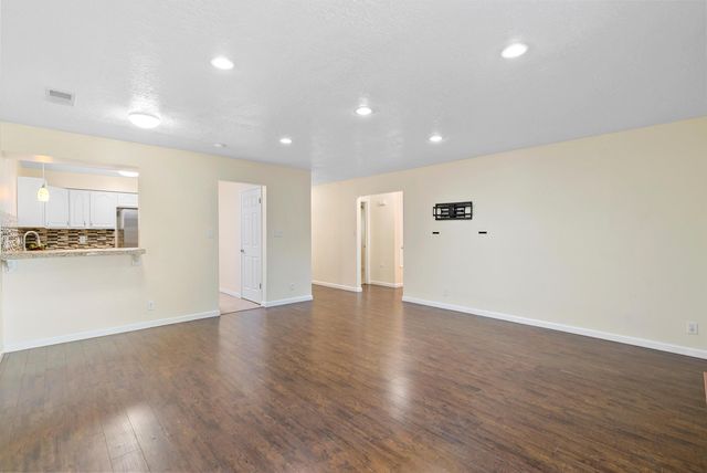 681 Stallion Road SE, Rio Rancho, NM 87124