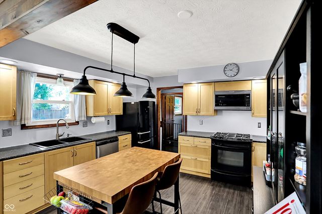 1045 Madrid Road, Greenwood, IN 46143