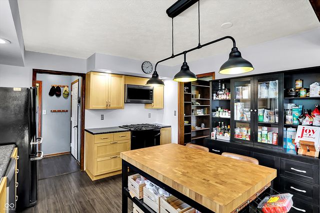 1045 Madrid Road, Greenwood, IN 46143