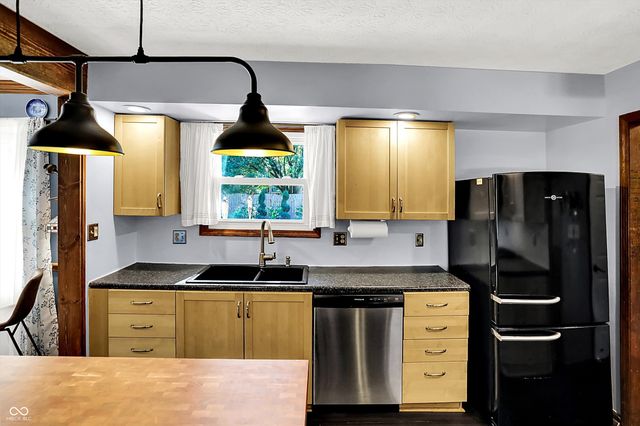 1045 Madrid Road, Greenwood, IN 46143