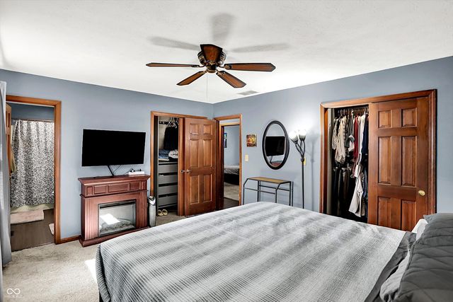 1045 Madrid Road, Greenwood, IN 46143