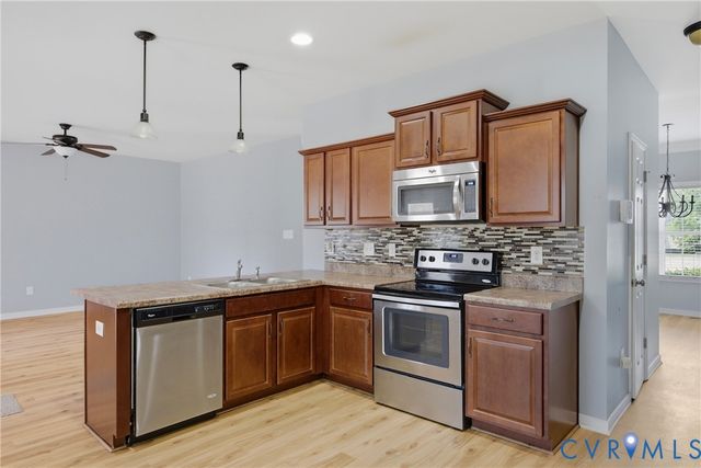 7037 Autumn Point Dr, North Chesterfield, VA 23234