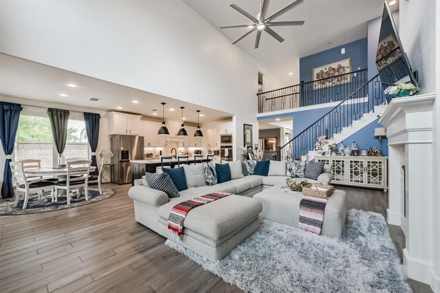 27208 Starry Oaks Drive, Magnolia, TX 77354