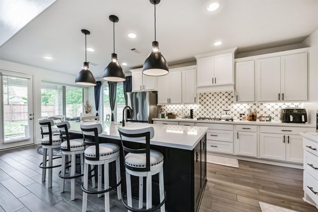 27208 Starry Oaks Drive, Magnolia, TX 77354