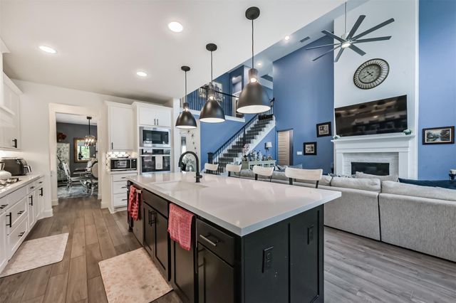 27208 Starry Oaks Drive, Magnolia, TX 77354