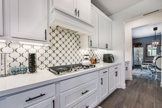 27208 Starry Oaks Drive, Magnolia, TX 77354