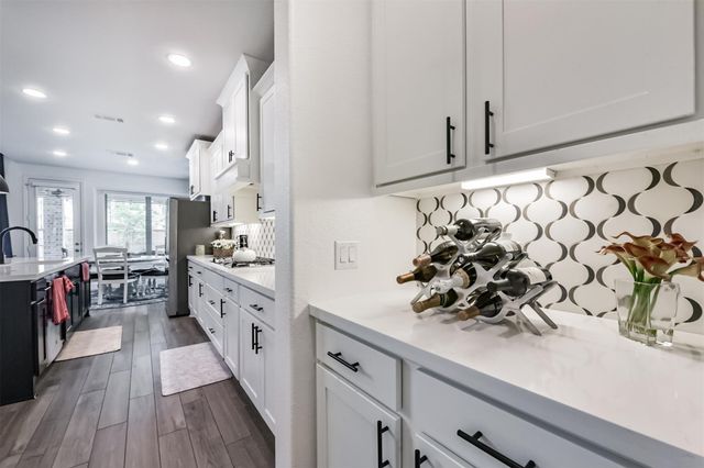 27208 Starry Oaks Drive, Magnolia, TX 77354