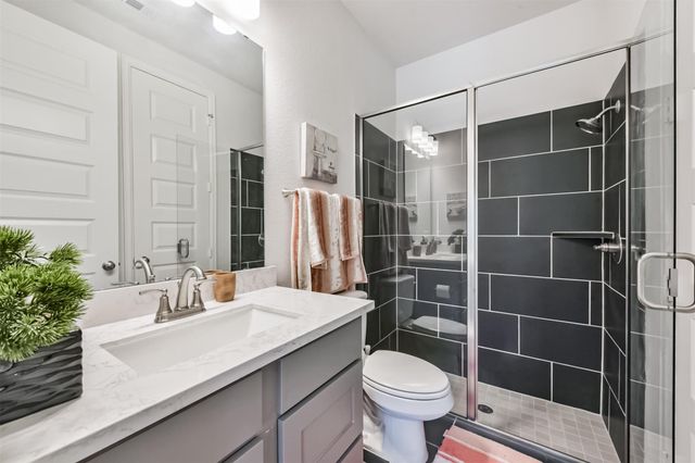 27208 Starry Oaks Drive, Magnolia, TX 77354