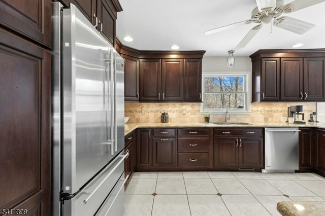 42 Arden Ct, Berkeley Heights Twp., NJ 07922