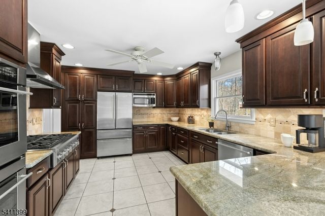 42 Arden Ct, Berkeley Heights Twp., NJ 07922