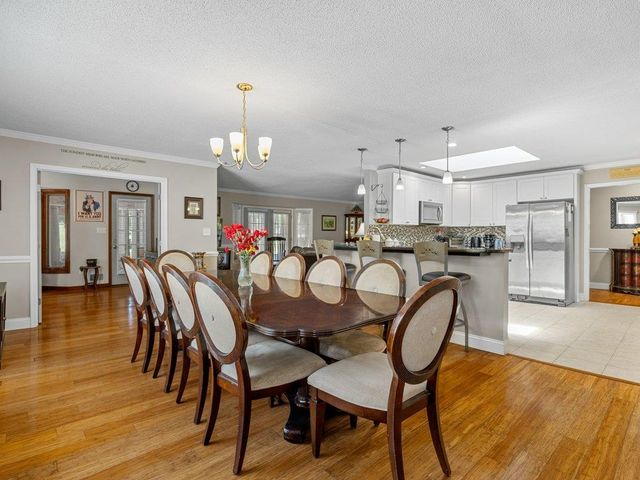 332 E Killarney Lake, Moore, SC 29369