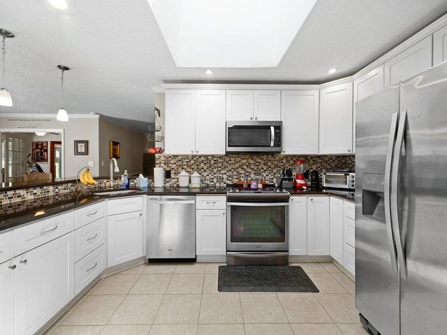 332 E Killarney Lake, Moore, SC 29369