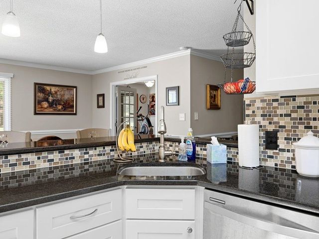 332 E Killarney Lake, Moore, SC 29369
