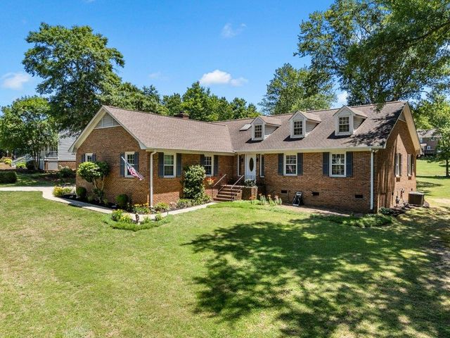 332 E Killarney Lake, Moore, SC 29369
