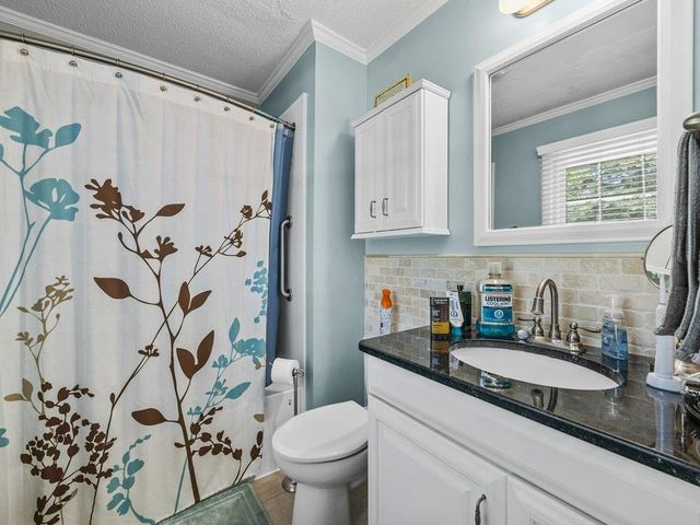 332 E Killarney Lake, Moore, SC 29369