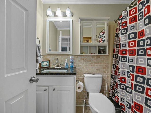 332 E Killarney Lake, Moore, SC 29369
