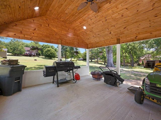 332 E Killarney Lake, Moore, SC 29369