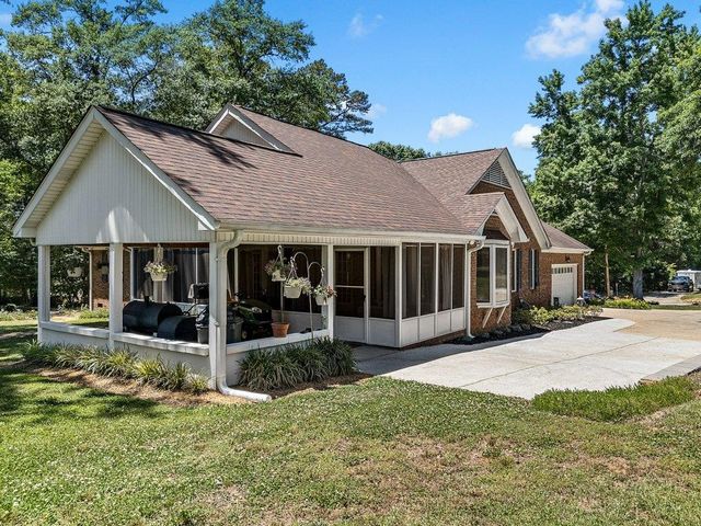 332 E Killarney Lake, Moore, SC 29369