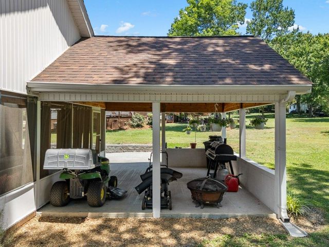 332 E Killarney Lake, Moore, SC 29369