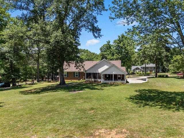 332 E Killarney Lake, Moore, SC 29369