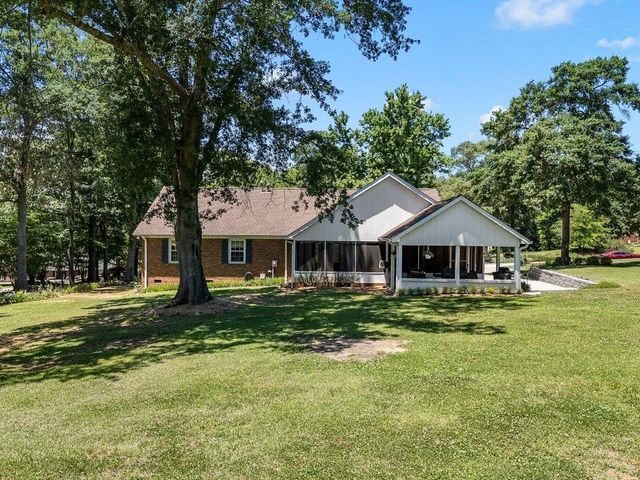 332 E Killarney Lake, Moore, SC 29369