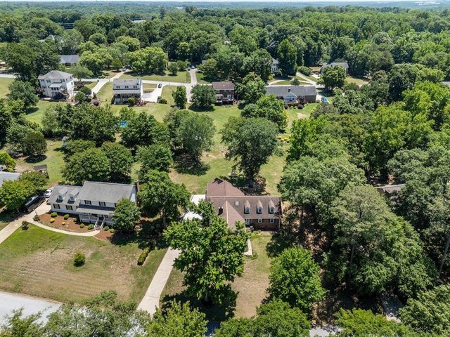 332 E Killarney Lake, Moore, SC 29369
