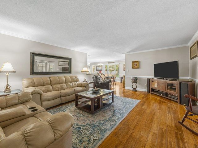 332 E Killarney Lake, Moore, SC 29369