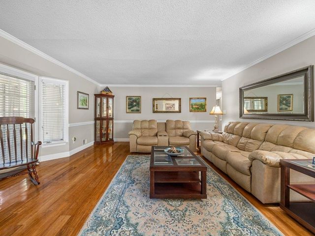 332 E Killarney Lake, Moore, SC 29369