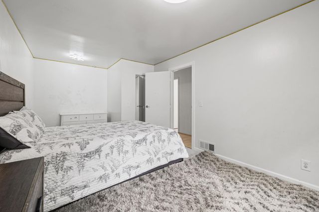 806 Parkway Drive, Saint Paul, MN 55106