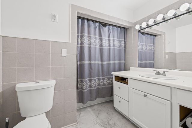 806 Parkway Drive, Saint Paul, MN 55106