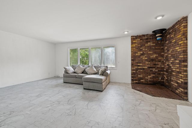806 Parkway Drive, Saint Paul, MN 55106