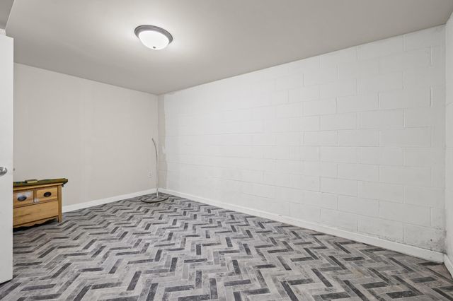 806 Parkway Drive, Saint Paul, MN 55106