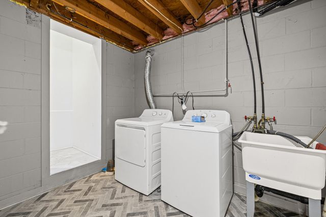 806 Parkway Drive, Saint Paul, MN 55106