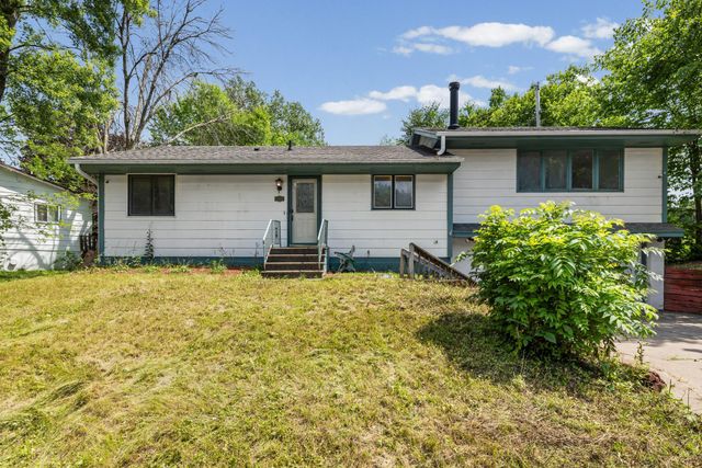 806 Parkway Drive, Saint Paul, MN 55106