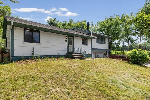 806 Parkway Drive, Saint Paul, MN 55106