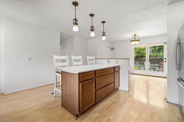 806 Parkway Drive, Saint Paul, MN 55106