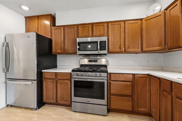 806 Parkway Drive, Saint Paul, MN 55106