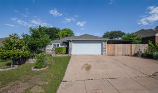 416 Birchwood Lane, Fort Worth, TX 76108