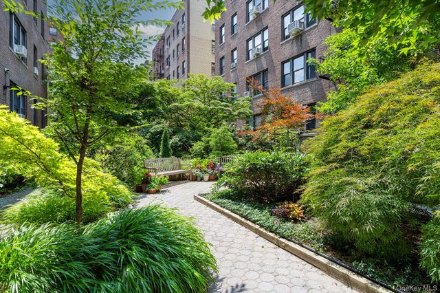 35-16 85th Street 1I, Jackson Heights, NY 11372