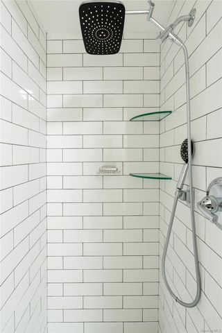 35-16 85th Street 1I, Jackson Heights, NY 11372