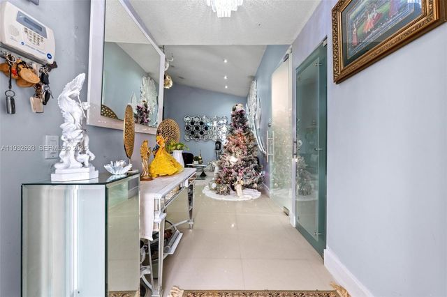 5018 SW 148th Pl, Miami, FL 33185