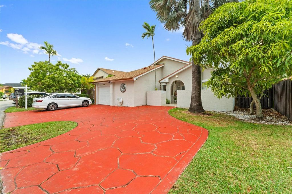 5018 SW 148th Pl, Miami, FL 33185